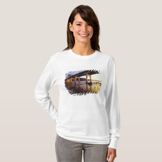 アメリカ、オレゴン、フィレンツェ。シウスロー橋と Tシャツ (正面フル)