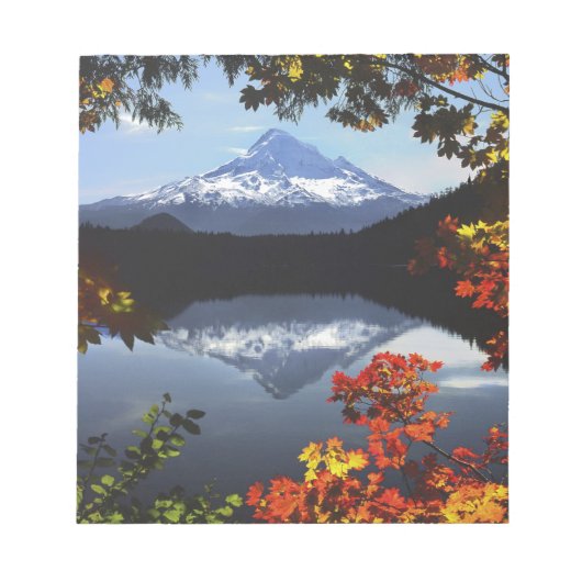 アメリカ、オレゴン、フッド山ナショナルフォレスト。 ノートパッド (正面)