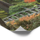 アメリカ、オレゴン、ポートランド。木造の橋と楓 ポスター (角)