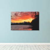 アメリカ、オレゴン。日の出の青い湖とマウントフード キャンバスプリント (インサイチュ (ウッドフロア))