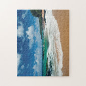 アメリカ、カウアイ、ハワイ。女が岩間を撫でる ジグソーパズル (縦)