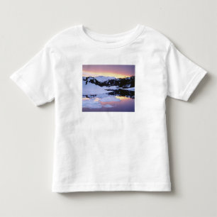 アメリカ、カリフォルニア州、シエラネバダ山脈。 トドラーTシャツ
