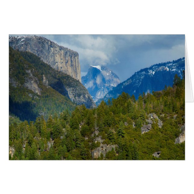 アメリカ、カリフォルニア州。ヨセミテのハーフドームの景色 (正面横)