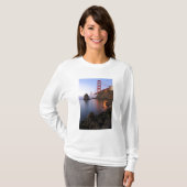 アメリカ、カリフォルニア、サンフランシスコ。ゴールデンゲート Tシャツ (正面フル)