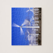 アメリカ、カリフォルニア、モハーベ。風力タービンのビュー ジグソーパズル (縦)