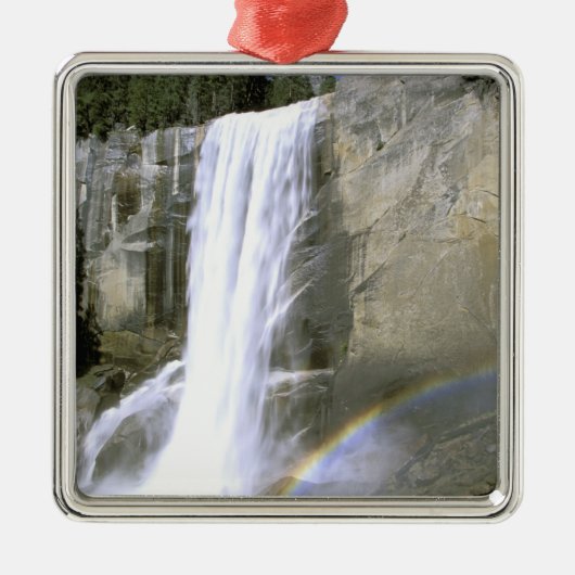 アメリカ、カリフォルニア、ヨセミテ国立公園。ベルナル メタルオーナメント (正面)