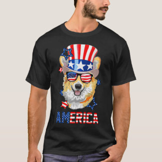 アメリカ・コルギ・ドッグ7月4日アメリカ国旗の独立性 Tシャツ
