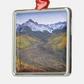 アメリカ、コロラド州、ロッキー山脈、サンフアン メタルオーナメント (左)