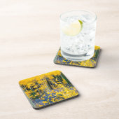 アメリカ、コロラド州。明るい黄色の《植物》アスペンインロッキー2 コースター (右側)