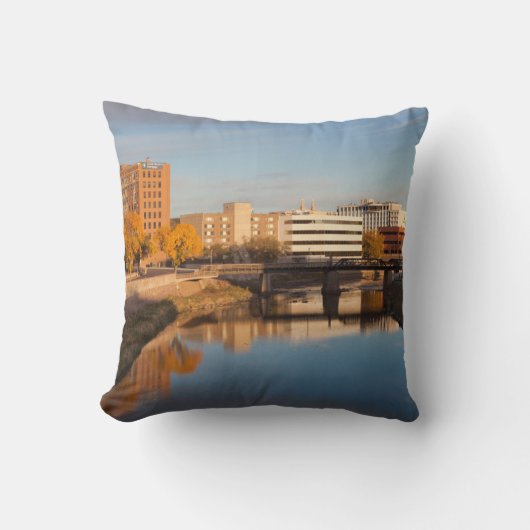 アメリカ、サウスダコタ、スー滝、シティスカイライン クッション (正面)