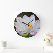 アメリカ、ジョージア、サバンナ、ルータス·フラワー·ブルーミング ラージ壁時計 (ホーム)