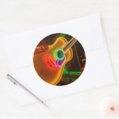 アメリカ、テキサス州、オースティン。ネオンギターアットブラックメール ラウンドシール (封筒)