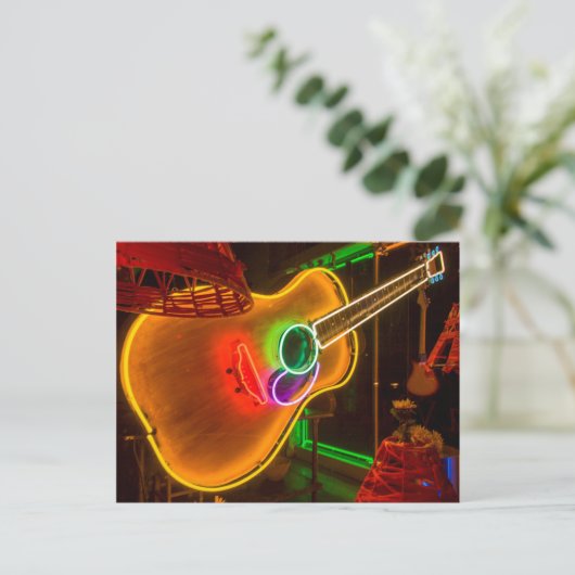 アメリカ, テキサス州, オースティン. ブラックメイルでのネオングリター ポストカード (スタンド正面)