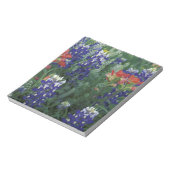 アメリカ、テキサス州・ヒル・カントリー。Bluebonnetsおよび ノートパッド (回転)