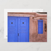 アメリカ, ニューメキシコ州, サンタフェ。青いドアと窓の眺め ポストカード (正面/裏面)