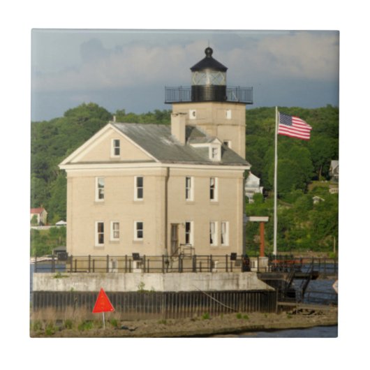 アメリカ、ニューヨーク、キングストン、ハドソン川。ロンドウト タイル (正面)