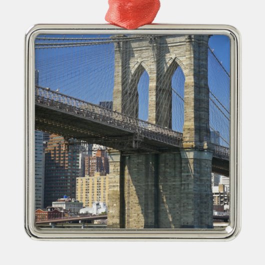 アメリカ、ニューヨーク、ニューヨーク市。ブルックリン橋 メタルオーナメント (正面)