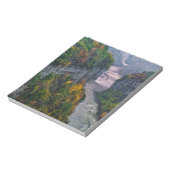 アメリカ、ニューヨーク、レッチワース州パーク。川と ノートパッド (回転)