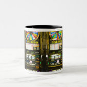 アメリカ、ネバダ、ラスベガス。マッカラ国際的ン ツートーンマグカップ (中央)