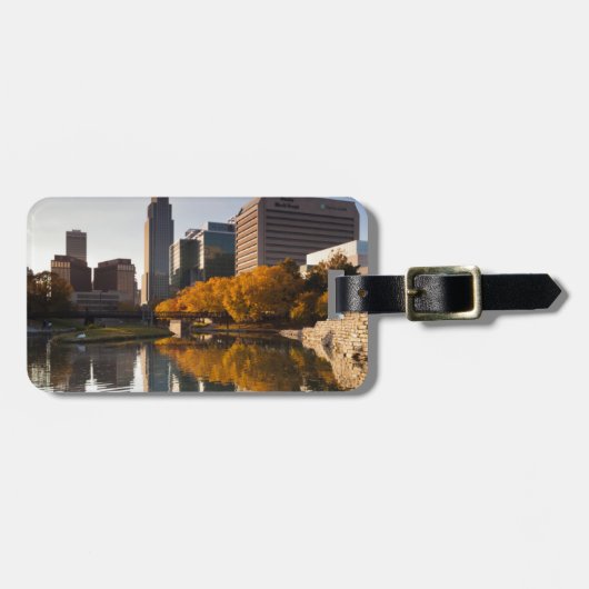 アメリカ、ネブラスカ、オマハ、ジーンリーヒーモール、スカイライン ラゲッジタグ (正面横)