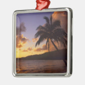 アメリカ、ハワイ、カウアイカラフル、2月の日の出 メタルオーナメント (左)