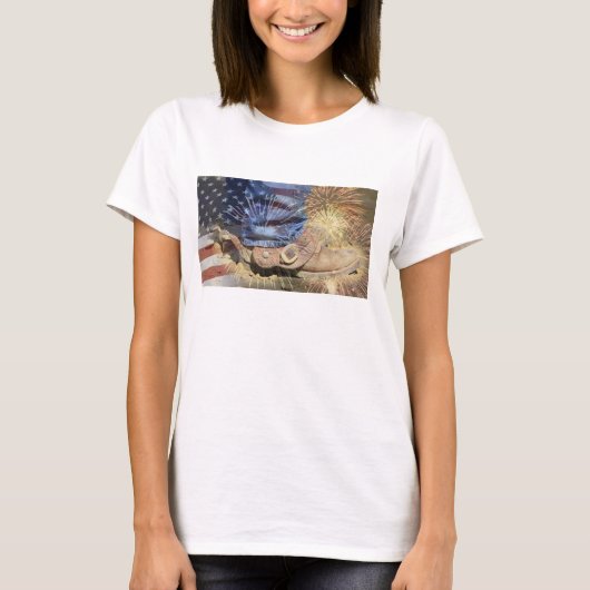 アメリカ-ブーツ及び花火 Tシャツ (正面)