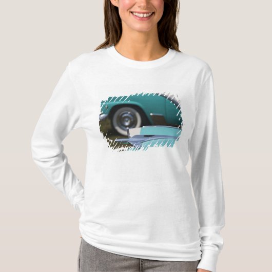 アメリカ、マサチューセッツ州、グロスター。1950年代のフォード Tシャツ (正面)