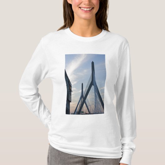アメリカ、マサチューセッツ州、ボストン。ザキム橋。2 Tシャツ (正面)