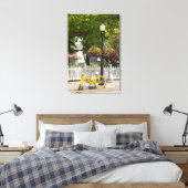 アメリカ、ミシガン、マッキナック島。イエローバイク キャンバスプリント (インサイチュ (寝室))