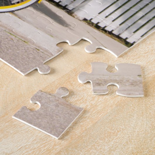 アメリカ、ミシガン、マッキナック島。イエローバイク ジグソーパズル (側面)