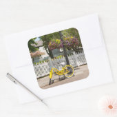 アメリカ、ミシガン、マッキナック島。イエローバイク スクエアシール (封筒)