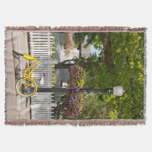 アメリカ、ミシガン、マッキナック島。イエローバイク スローブランケット (正面)