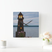 アメリカ、ミシガン。ヤード装飾灯台 スクエア壁時計 (ホーム)