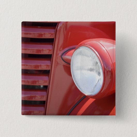 アメリカ、メイン、フクロウの頭。ヘッドライトと部分 缶バッジ (正面)