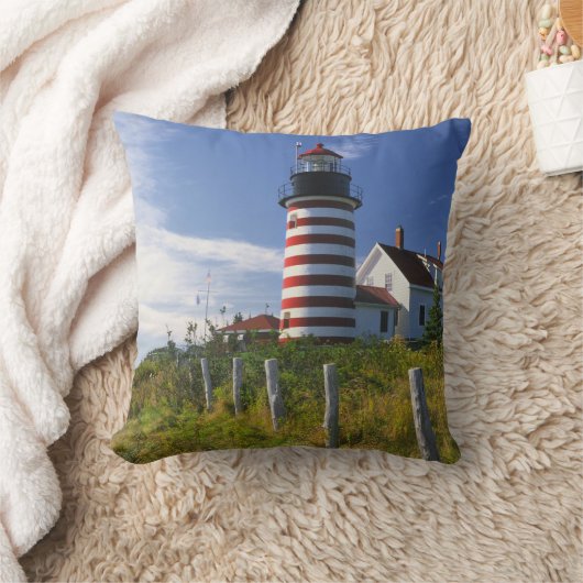 アメリカ、メイン、ルベック。ウェストクオディヘッドライトハウス クッション (ブランケット)