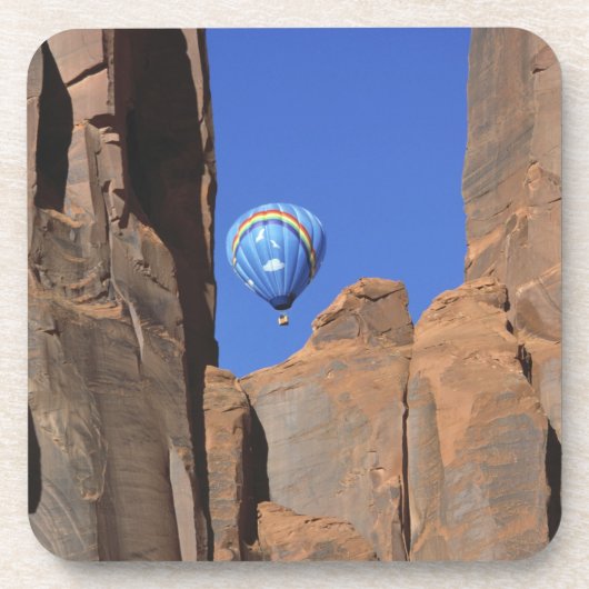 アメリカ、ユタ、モニュメント·バレー。虹の熱風 コースター (正面)