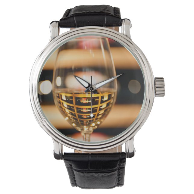 アメリカ、ワシントン、ワラ・ワラ。ワイングラス 腕時計 (正面)