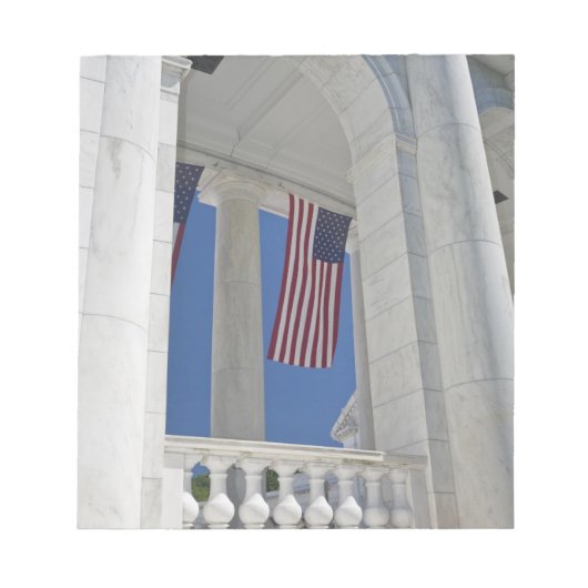 アメリカ、ヴァ、アーリントン。アメリカ国旗つる ノートパッド (正面)