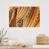 アメリカ。乾燥した虹のパスタ麺のクローズアップ。 ポスター (キッチン)