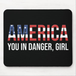 アメリカ – 危険な女の子 マウスパッド