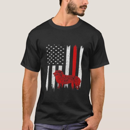 アメリ動揺してカ国旗を掲げた犬 Tシャツ (正面)