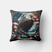 アメリ威厳のあるカの山と旗の上のワシ クッション (裏面)