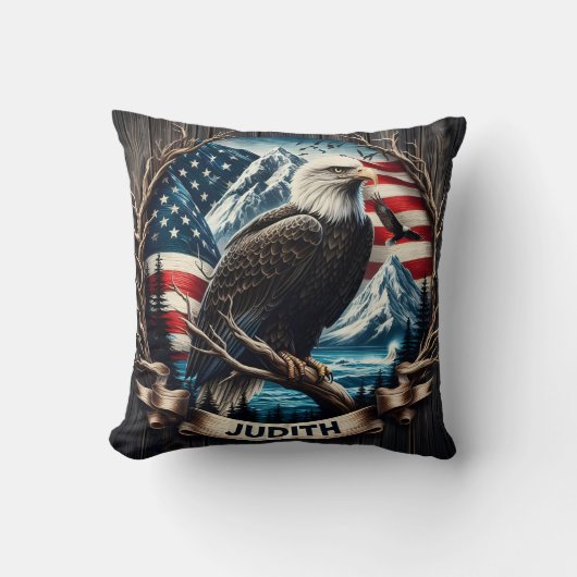 アメリ威厳のあるカの山と旗の上のワシ クッション (正面)