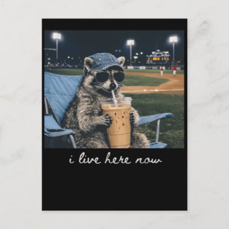 アライグマが住んでるよTシャツ アライグマ アイスを飲む シーズンポストカード