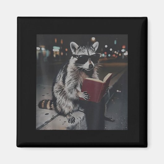 アライグマが本を読む面白い動物のミーム 本の虫 マグネット (正面)