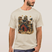 アライグマが本を読む コテージコア スタック本 Tシャツ (正面)
