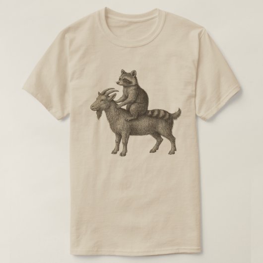 アライグマに騎乗するヤギの面白いシャツ – カオス・ミーム・アニマル Tシャツ (デザイン正面)