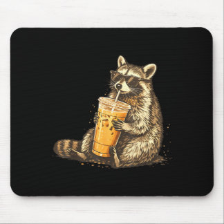 アライグマのアイスコーヒー ふざけた動物の面白画像 男性向け マウスパッド