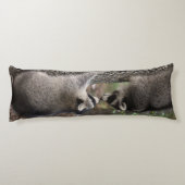 アライグマの体の枕 ボディピロー (裏面)