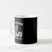 アライグマは私を幸せにしてくれる、あなたはそれほど面白いアライグマ コーヒーマグカップ (正面左)